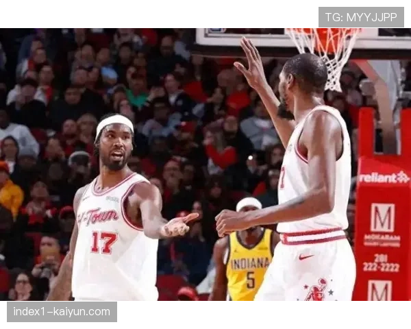 攻防节奏加速背景下，轻型化阵容如何平衡空间与篮板保护