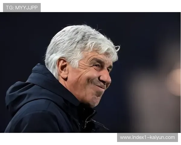 加斯佩里尼整体协防注重默契,但压上过猛易暴露身后空当风险