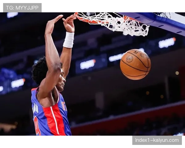 莱迪中距离投篮稳定 出手点高节奏把控精准